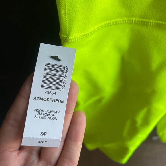 Aritzia TNA atmosphere biker shorts 9” - Picture 4 of 4